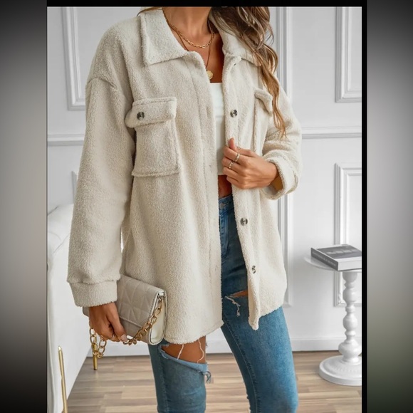 Elegant Teddy Coat for Women - Chic Solid Color, Button-Up with Flap Pockets, - Picture 5 of 11